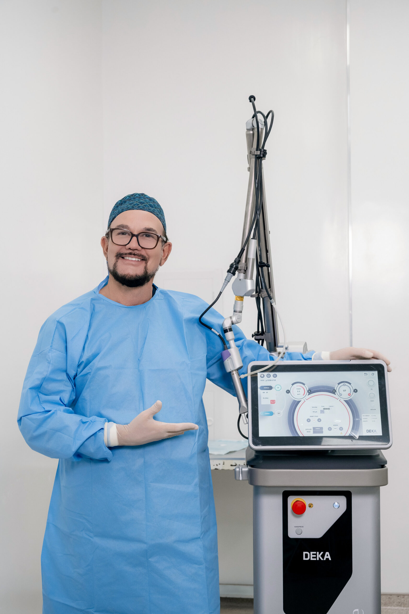 Dr. Fábio Monteiro com tecnologia de Endolaser CO2